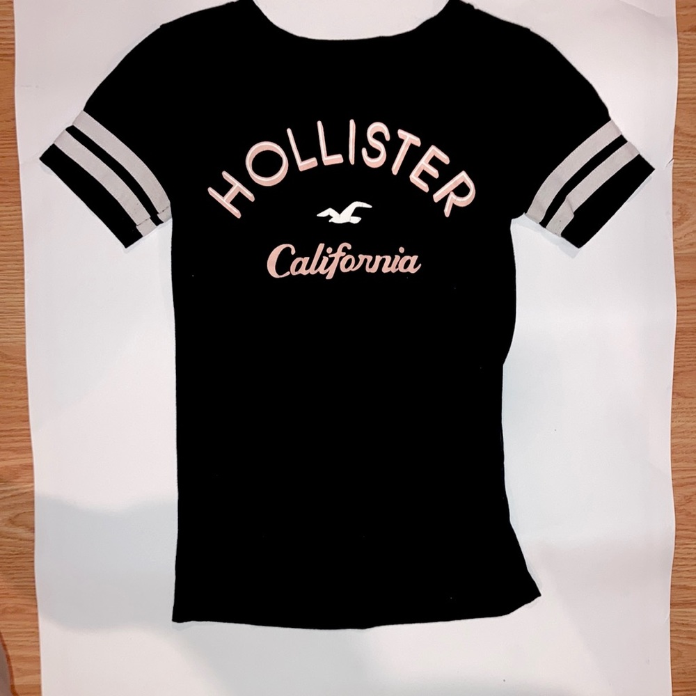 XS Hollister T Shirt Women’s